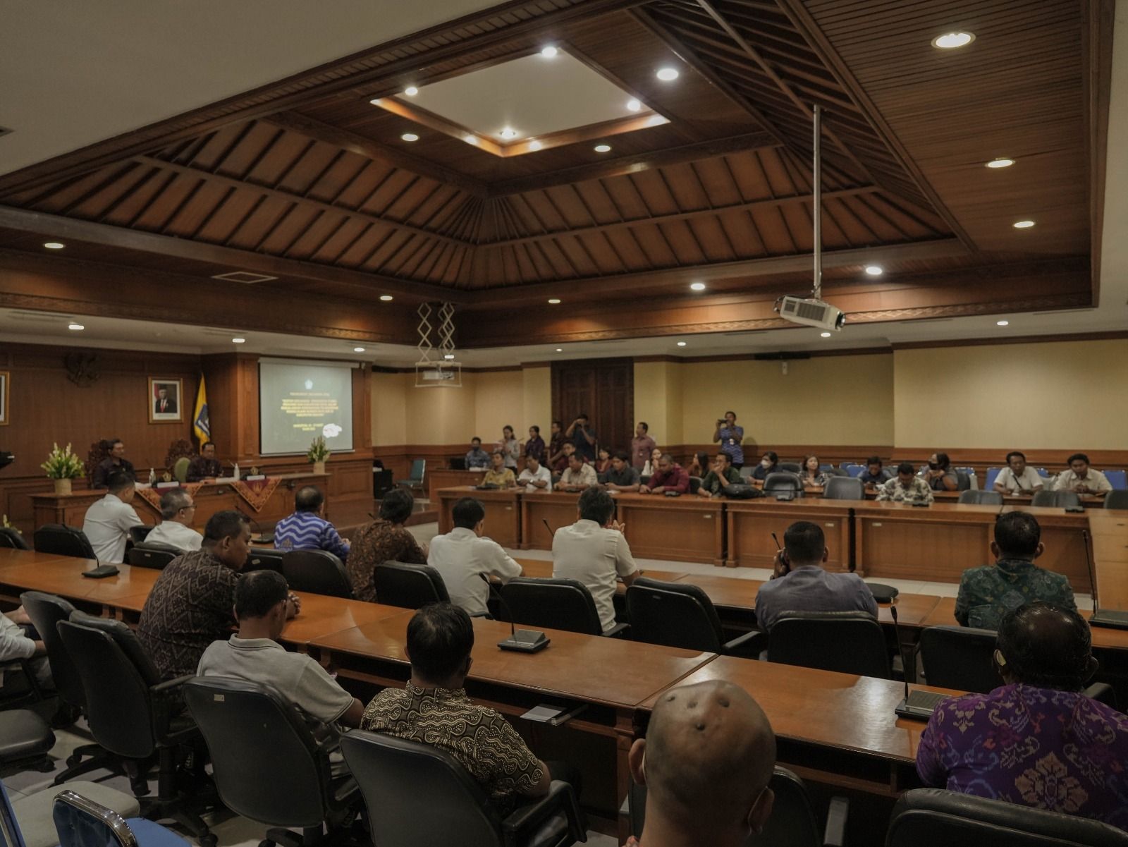 podiumnews.com-Pemkab Badung Minta Ribuan Perusahaan Urus Izin ABT